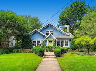 34 S Caroline St, Crystal Lake, IL 60014