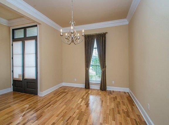3rd image of 11461 Meadow View Dr