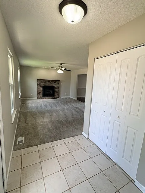 3 bed, 2.5 bath, 2750 sqft, $2,750 — Photo 3
