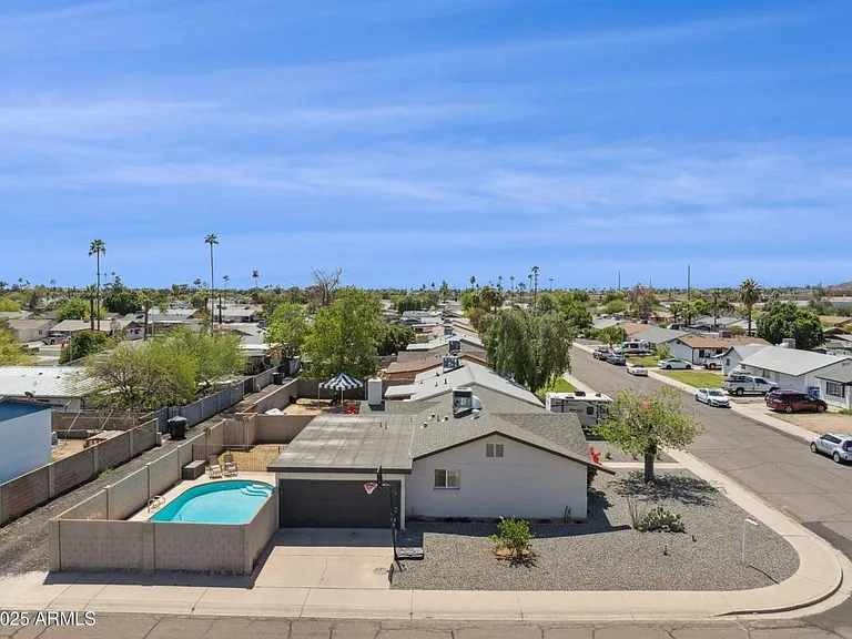 3405 S Cutler Dr — Photo 1
