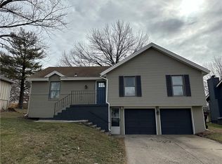 1449 N Inca Dr, Independence, MO 64056