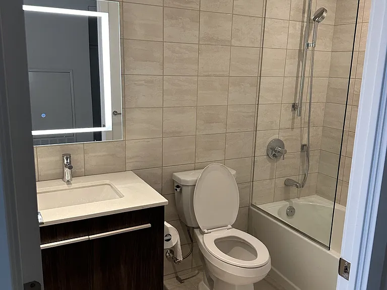 8 Cumberland St #1707 — Photo 4