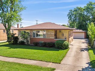 9519 S Massasoit Ave, Oak Lawn, IL 60453
