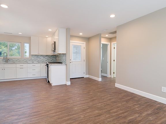 3rd image of 6096 Meade Ave