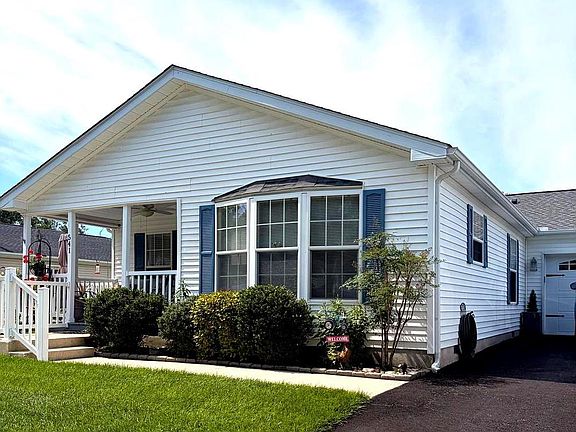 4th image of 541 Weaver Dr #541