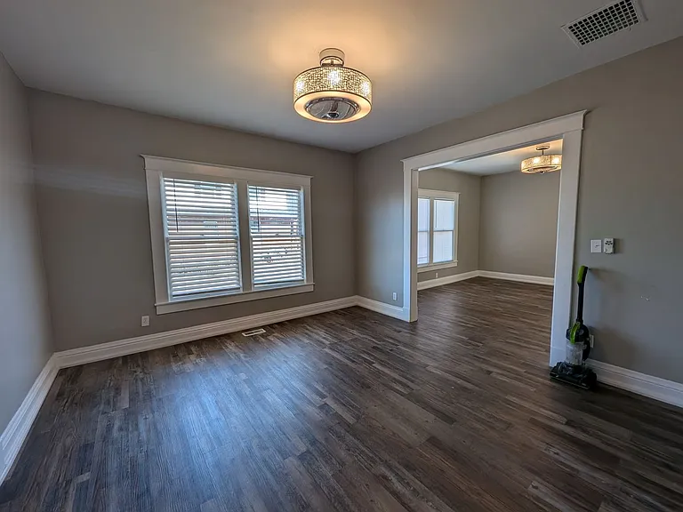 709 Pendleton Ave — Photo 17