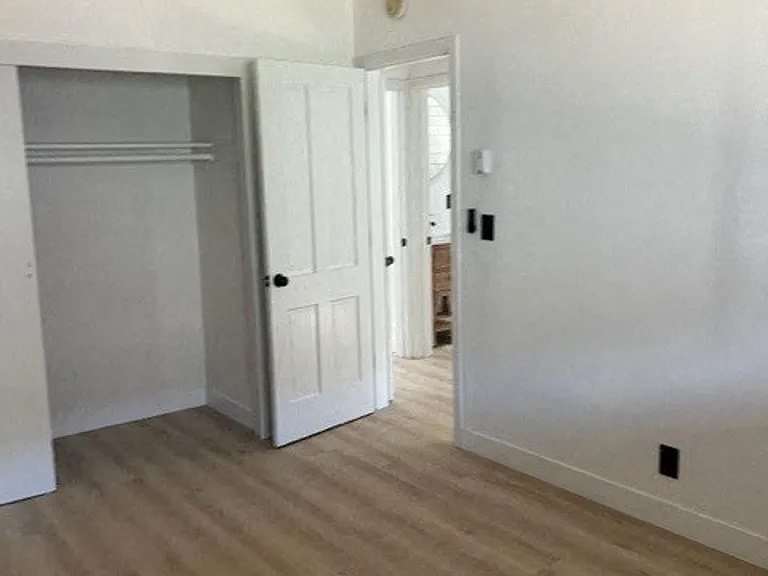 301 Pleasant St — Photo 13