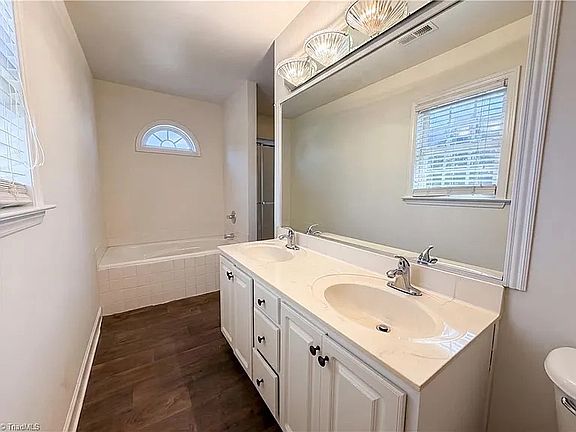 3rd image of 4532 Lasley Dr