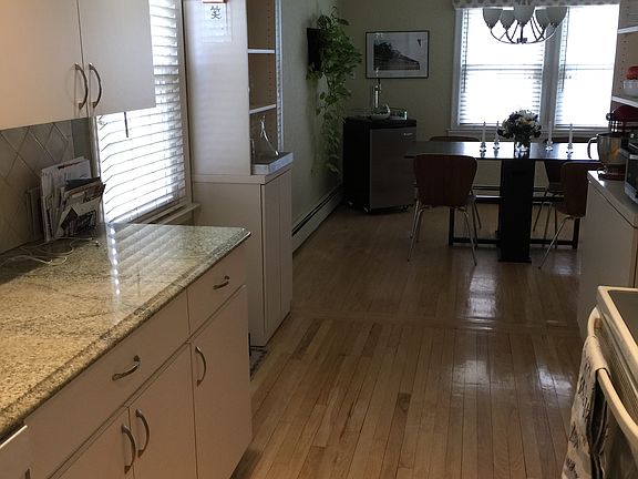 3rd image of 28 Garden Ave