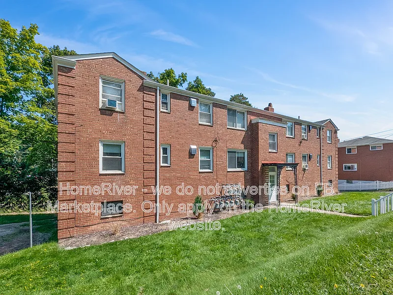1 bed, 1.0 bath, $925 — Photo 3