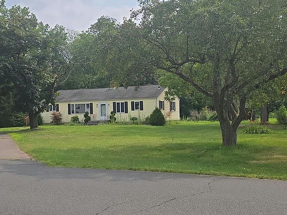 2nd image of 267 Scantic Rd