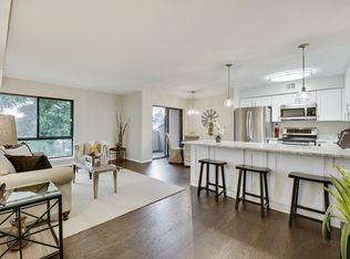 8605 Village Way APT F, Alexandria, VA 22309