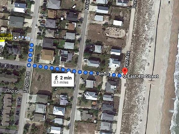 Easy 2 min short stroll to the Beach.