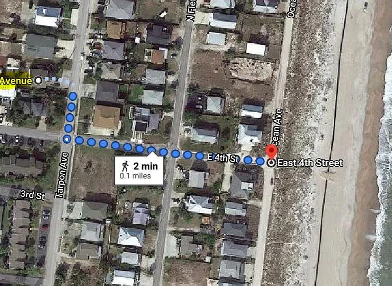 Short 2 minute stroll to the beach!!
