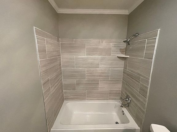5th image of 701 Buckingham Dr