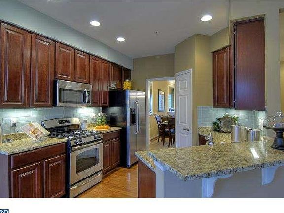 5th image of 2980 Margaretta Dr