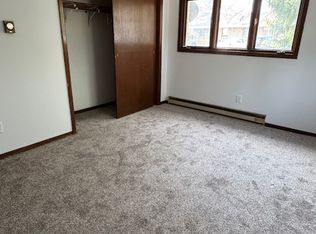 4440 Carthage Dr, Rockford, IL 61109