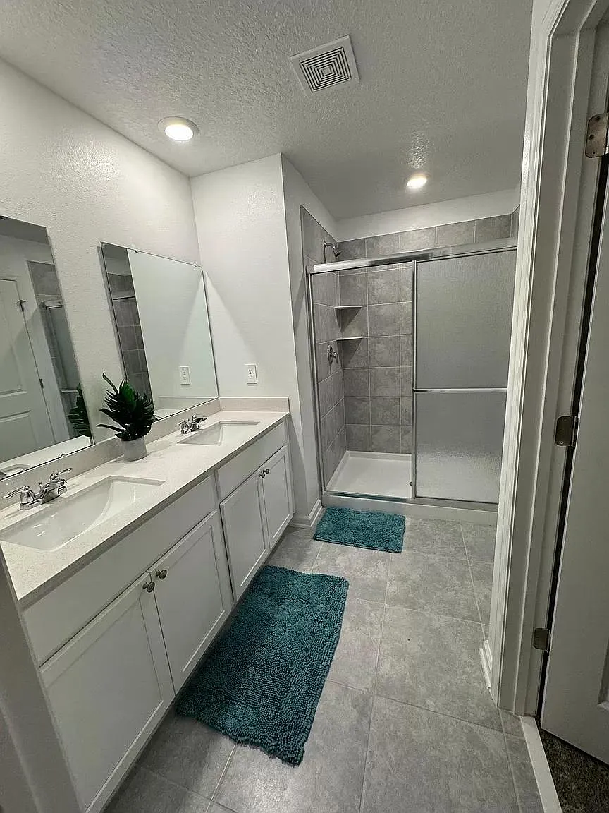 4 bed, 3.0 bath, 2575 sqft, $702 — Photo 3