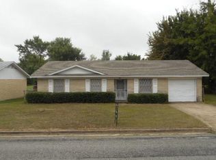 108 Calvert St, Sulphur Springs, TX 75482