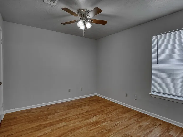 910 Spring Loop #B — Photo 9