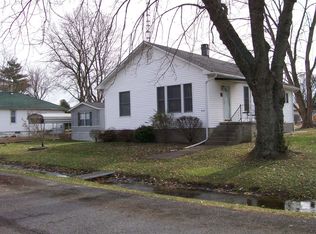 405 E Florence St, Sesser, IL 62884