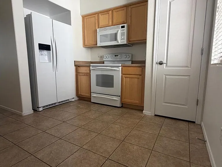 6334 S Blake St — Photo 4