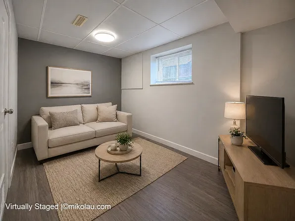 774X Coquitlam St, Burnaby, BC V3N 3Z3