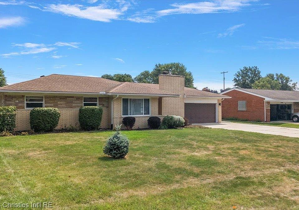 37674 Andrew Dr, photo 2