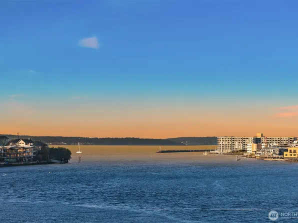 3606 W Commodore Way, Seattle, WA 98199