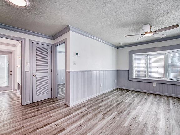 4th image of 19506 Gulf Blvd Unit 4