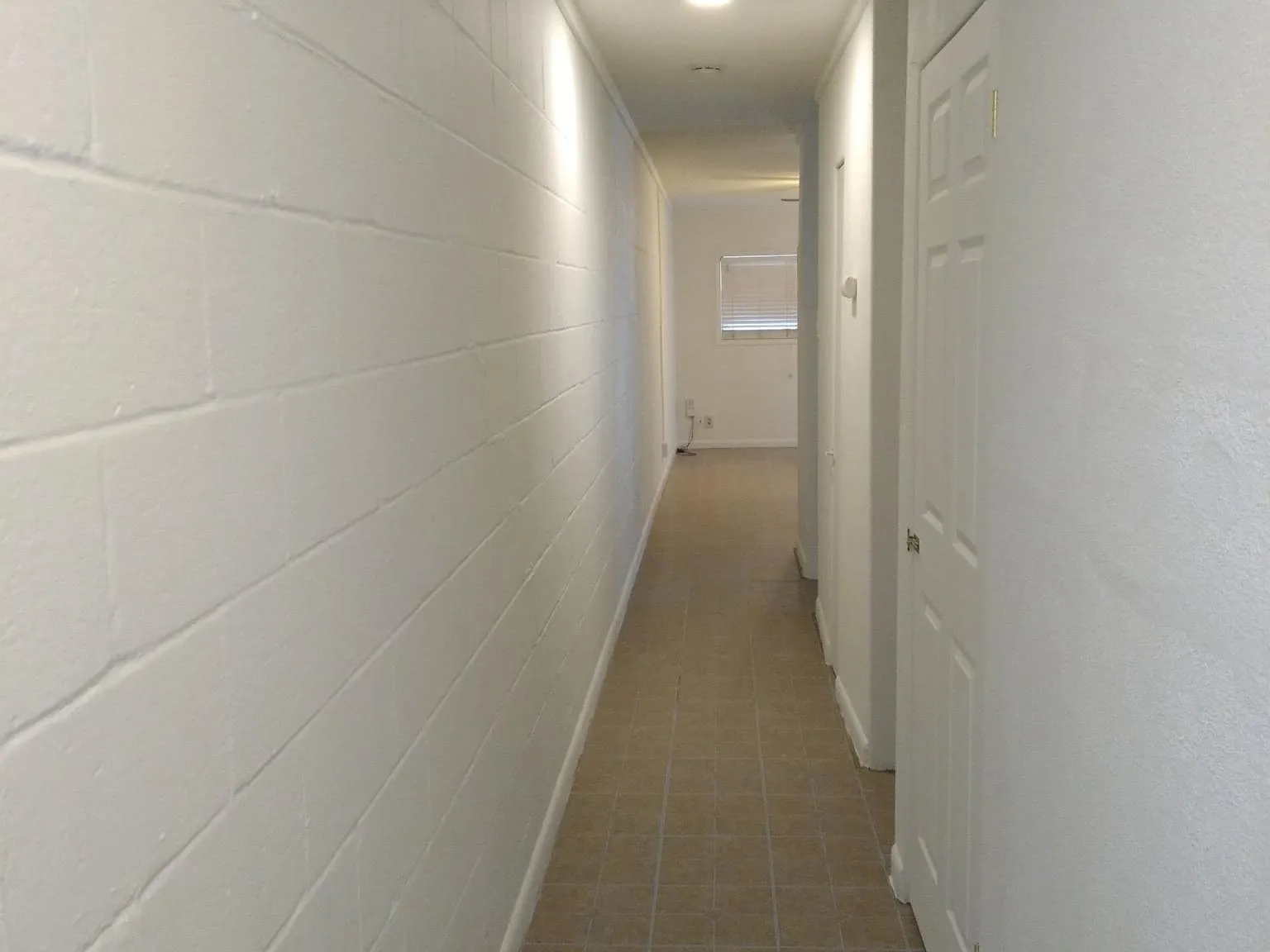 2 bed, 800 sqft, $945 — Photo 2