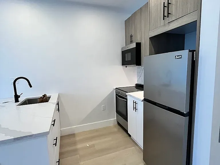 314-316 Forrest St #602F — Photo 2
