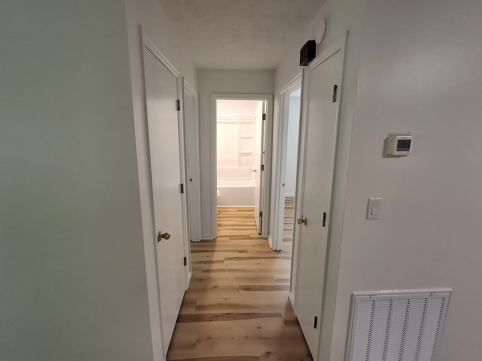 2 bed, 700 sqft, $1,350 — Photo 4