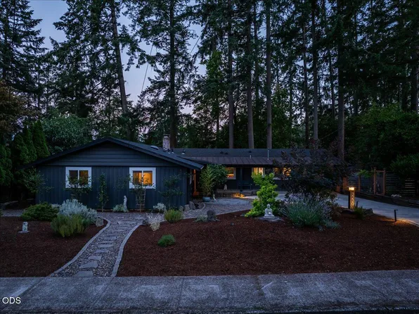 3220 NW McKinley Dr, Corvallis, OR 97330