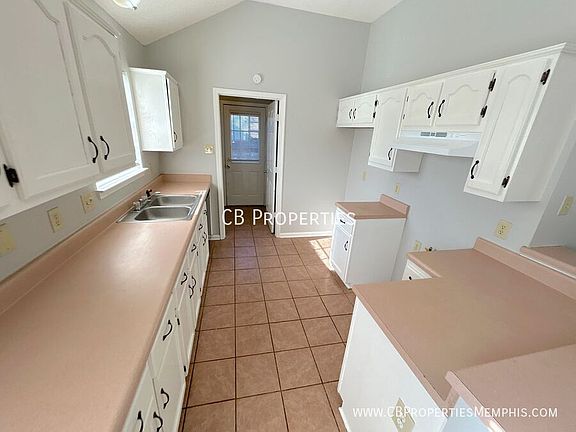 2nd image of 4267 Kings Valley Cv E