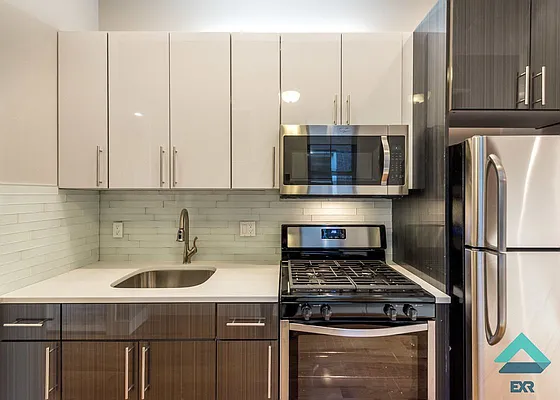 Rented by EXR | media 22