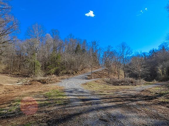 4th image of 35 Wildflower Way