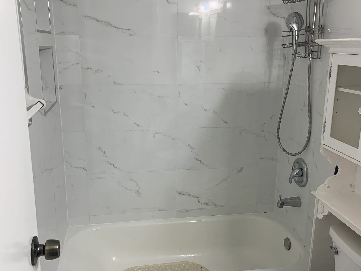 3 bed, 1406 sqft, $2,350 — Photo 1