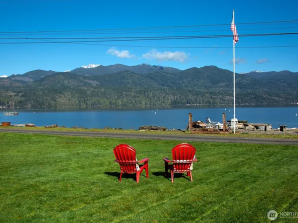 667 Wyatt Lane W, Seabeck, WA 98380