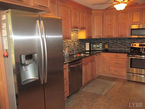 3rd image of 401 Woodway Dr