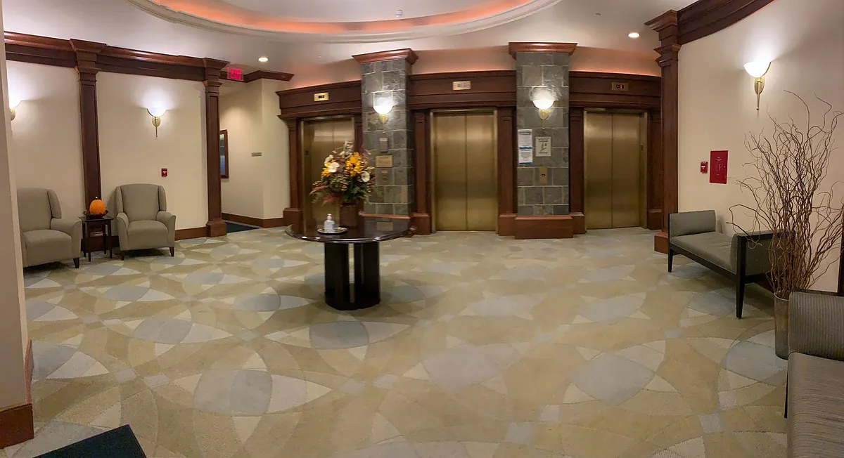 Building Photo - 360 W Washington Ave #510
