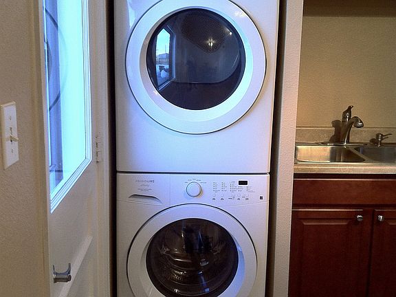 5th image of 951 Ash Ct
