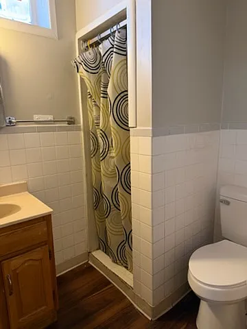 2448 S Victoria Ave — Photo 17