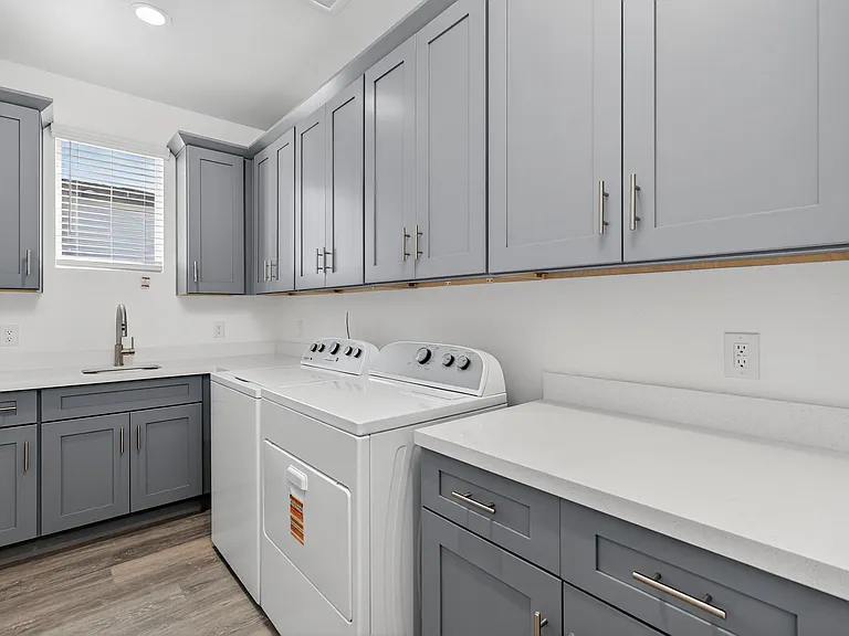8210 S 9th Pl — Photo 12