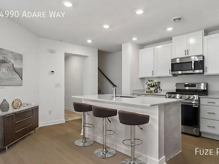 14990 Adare Way — Photo 2