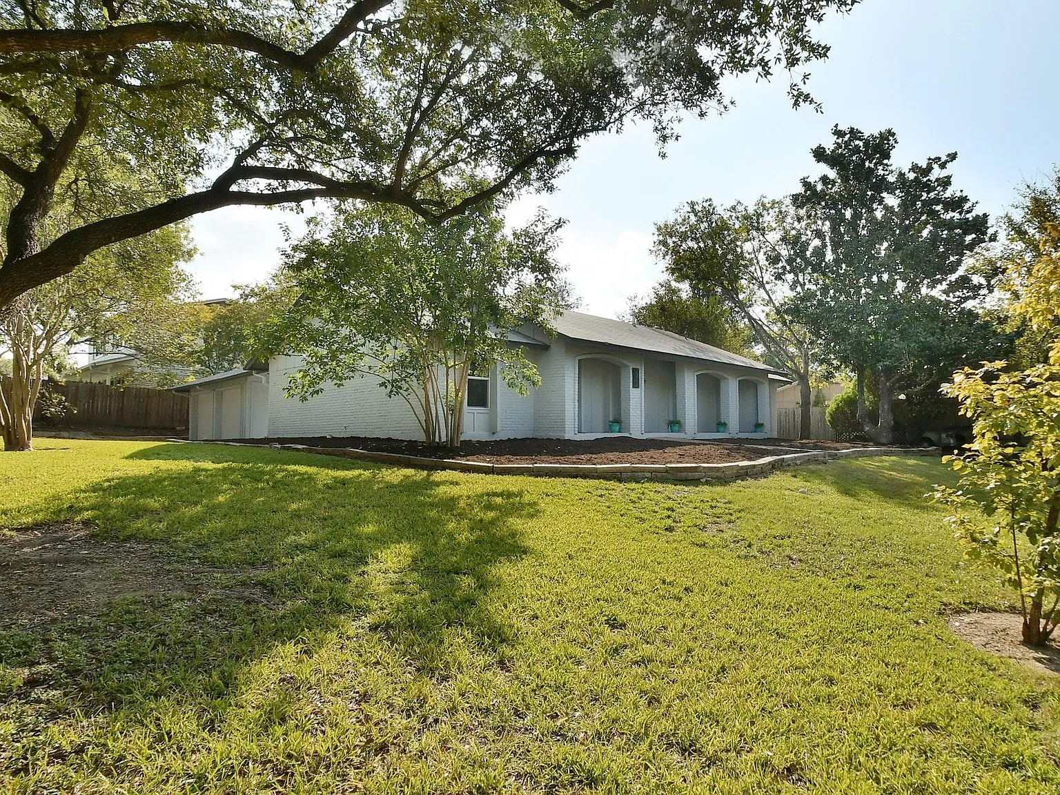 3 bed, 2.0 bath, 2049 sqft, $2,995 — Photo 1
