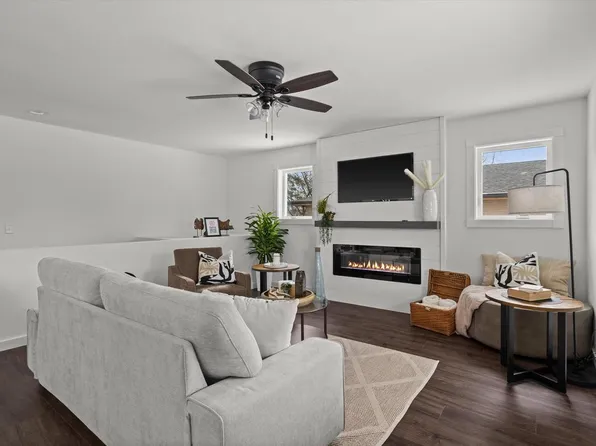 114 Dean ROAD, Belgium, WI 53004