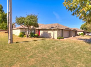 11901 N Mustang Rd, Yukon, OK 73099