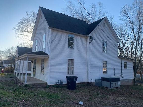 2nd image of 433 Locust St