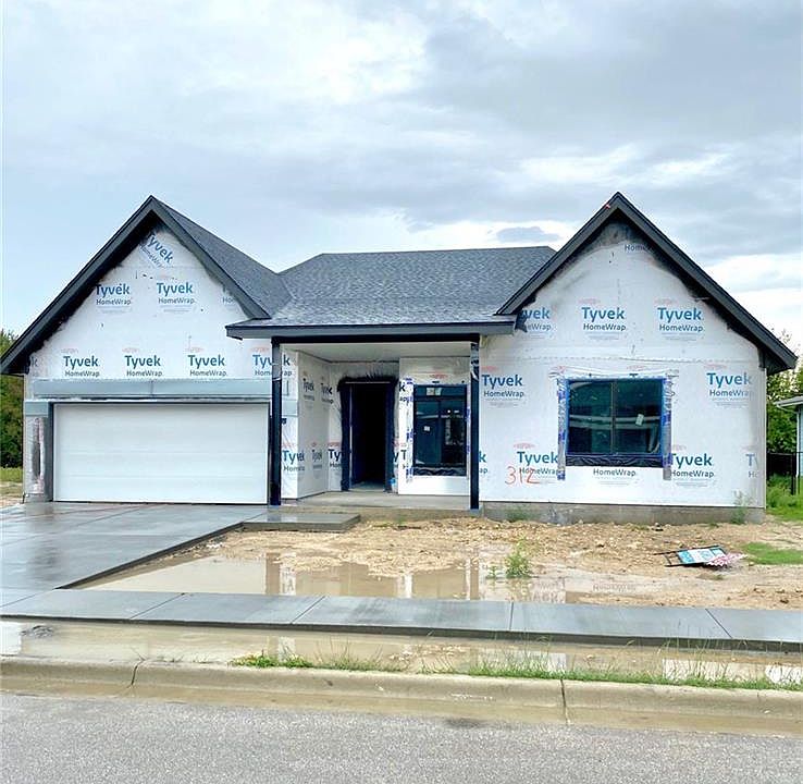 1st image of 312 Charli Cir